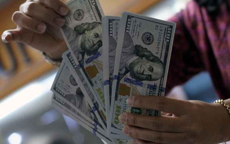 Dolar AS dan Poundsterling Turun