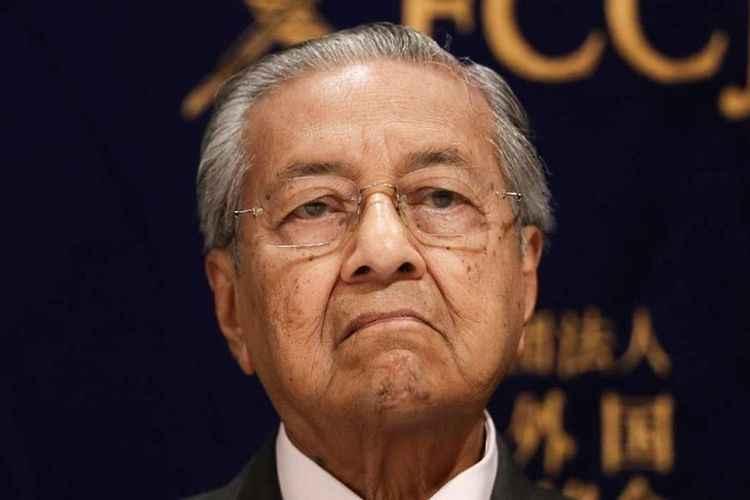 Raja Tunjuk Muhyiddin Yassin, Mahathir Menolak