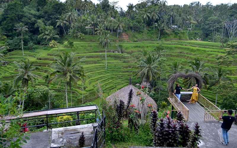 Salurkan Dana Hibah Pariwisata, Tertib Bayar Pajak Jadi Syarat