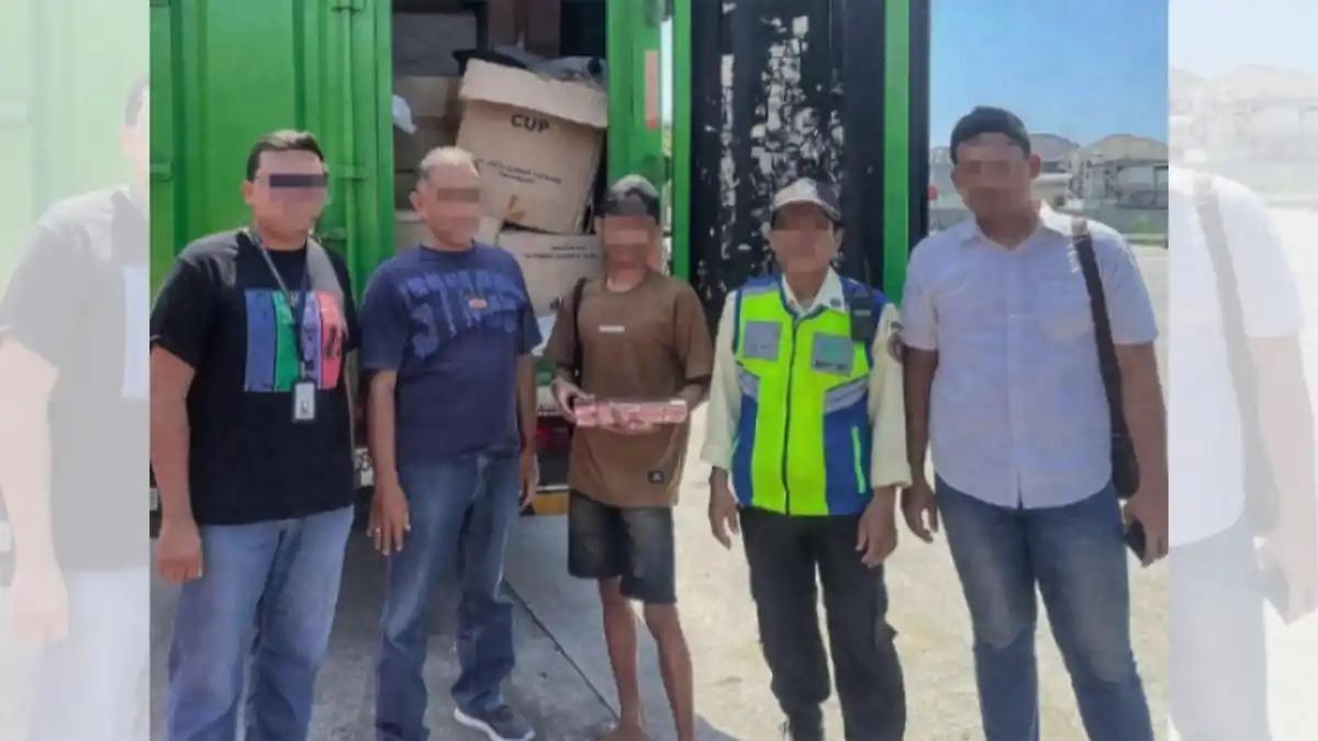 Cegat Truk Pengangkut 5,8 Juta Rokok Ilegal, DJBC Amankan 2 Tersangka