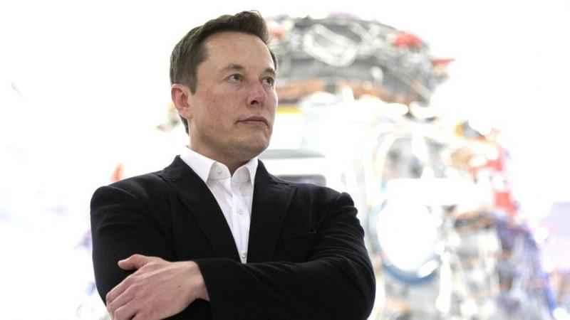Elon Musk Akhirnya Jual Rp71 Triliun Saham untuk Bayar Pajak