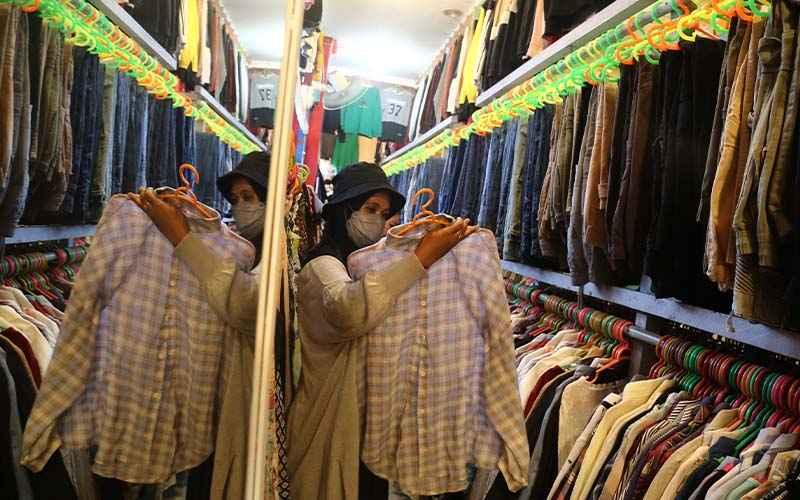 Impor Pakaian Bekas Ganggu Industri Dalam Negeri, Jokowi Bilang Begini