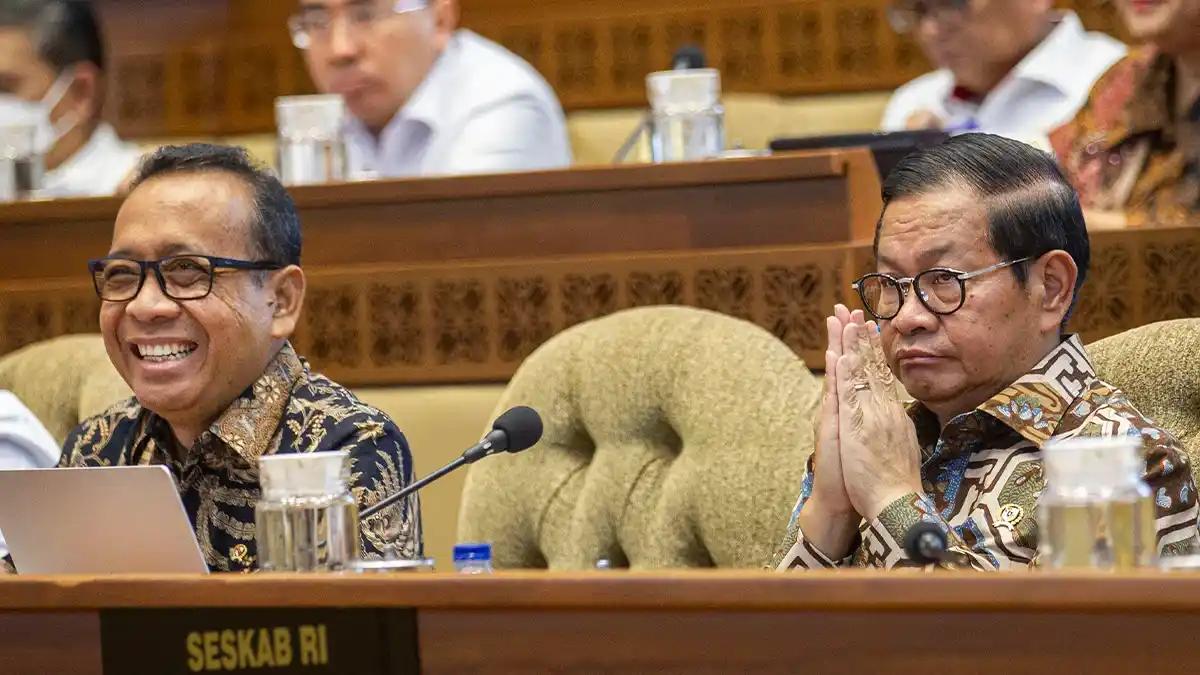 Jelang Pemerintahan Prabowo, Jokowi Minta Menteri Tuntaskan Semua PR