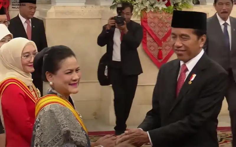 Jokowi Anugerahkan Tanda Kehormatan untuk 18 Tokoh, Ini Daftarnya