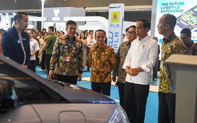 Jokowi Siapkan Insentif untuk Mobil Hybrid, Seperti Apa?