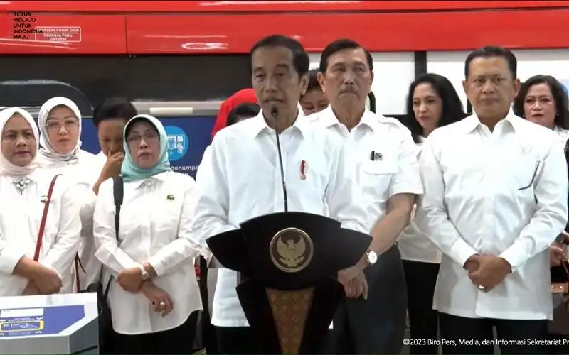 LRT Jabodebek Resmi Beroperasi, Jokowi Harap Atasi Macet dan Polusi