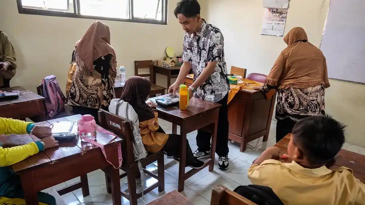 Makan Siang Gratis Masuk RAPBN 2025, Tapi Tidak Didetailkan