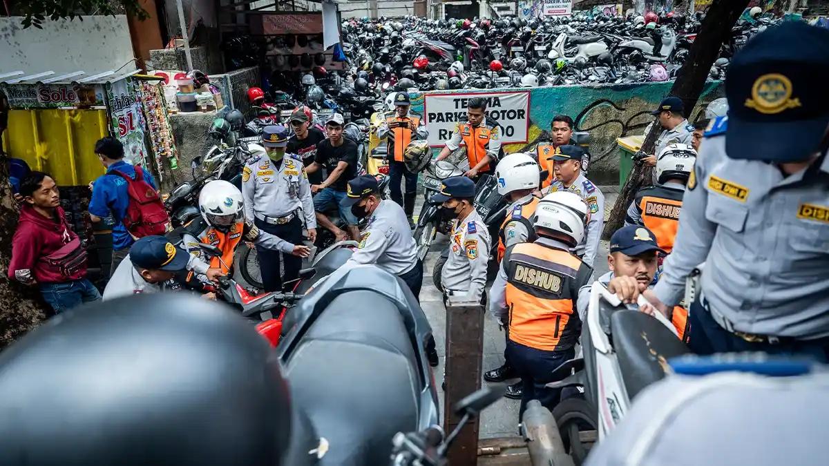 Pemkab Gresik Pangkas Tarif Pajak Parkir Jadi 10 Persen