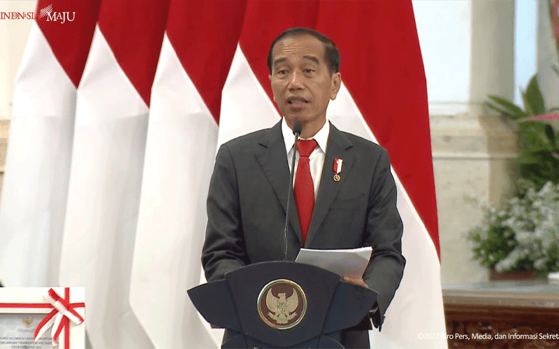 Serahkan DIPA dan TKD 2023, Jokowi Ingatkan Soal Risiko Ekonomi Global