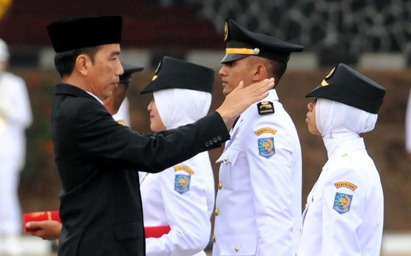 Lantik Praja Muda, Jokowi Minta Kemudahan Usaha Ditingkatkan