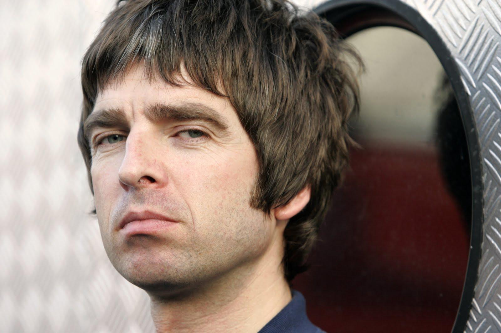 Noel Gallagher: Gunakan Uang Pajak dengan Baik