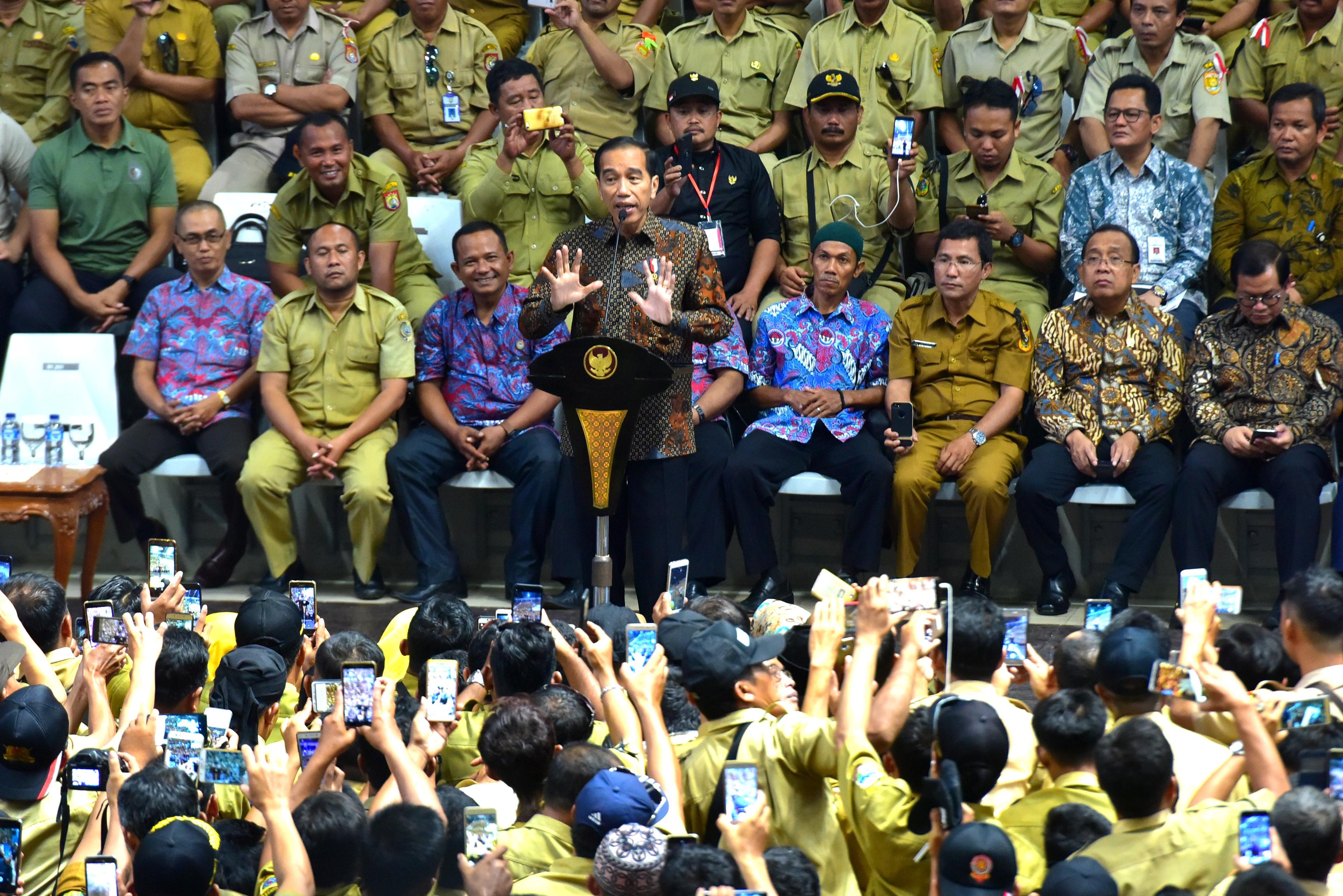 Wuih, Menjelang Pilpres Gaji Aparat Desa Naik