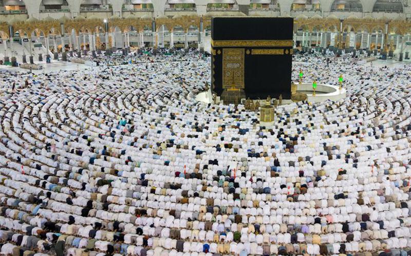 Efek Corona, Ibadah Umrah Dilarang untuk Sementara Waktu 