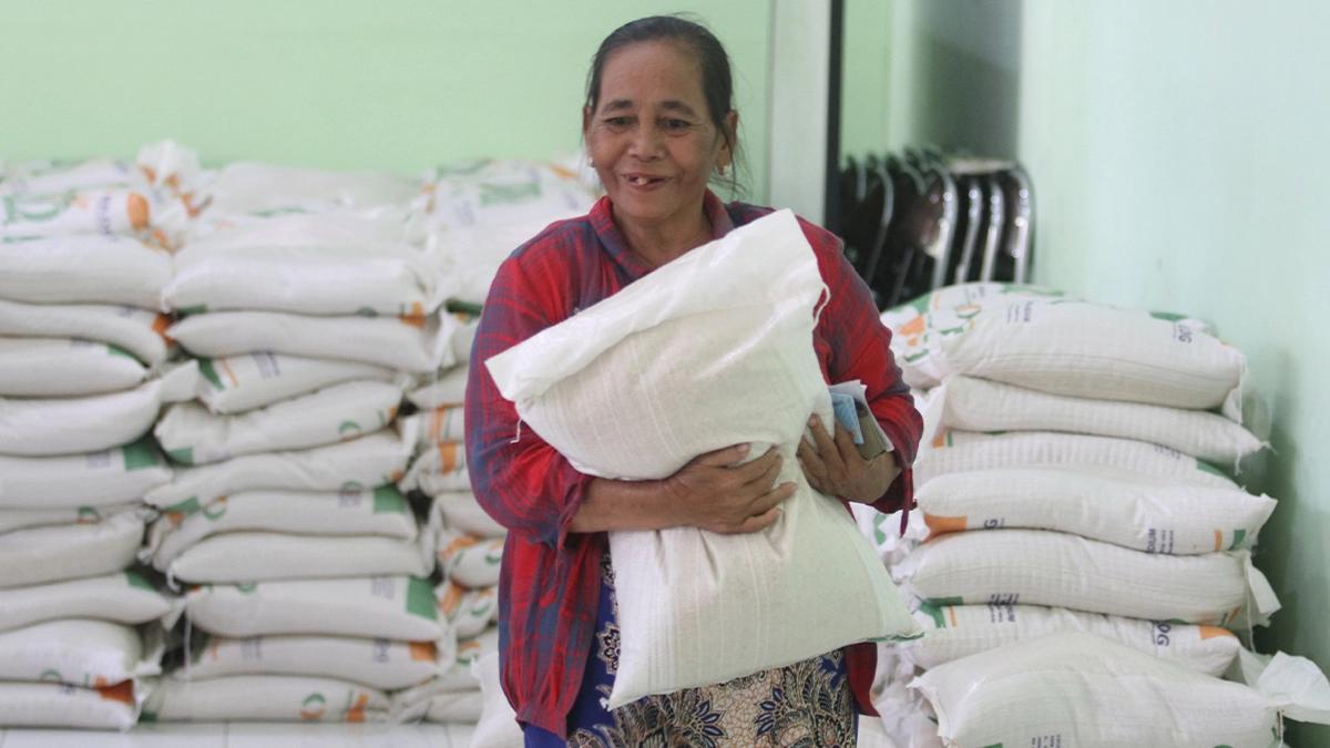 Bantuan Beras Oktober Ditargetkan Tersalur Sebelum Pilkada Dimulai