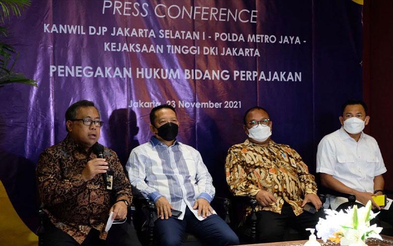 DJP Serahkan Tersangka Faktur Pajak Fiktif ke Kejari Jaksel