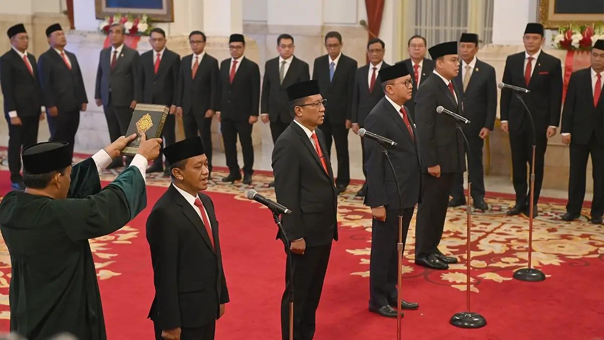 Dua Bulan Jelang Pemerintahan Berganti, Jokowi Reshuffle Kabinet