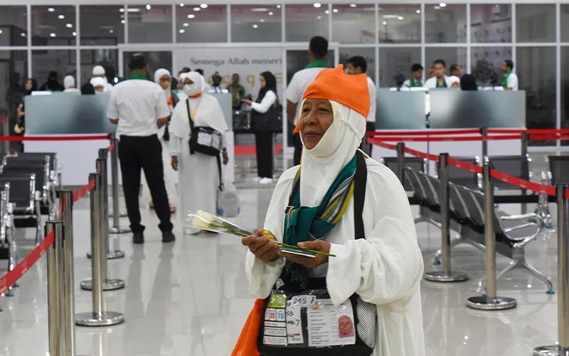 Jemaah Wajib Laporkan Barang Bawaan ke Petugas DJBC saat Pulang Haji