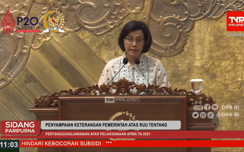 Sri Mulyani Serahkan RUU Pertanggungjawaban APBN 2021 kepada DPR
