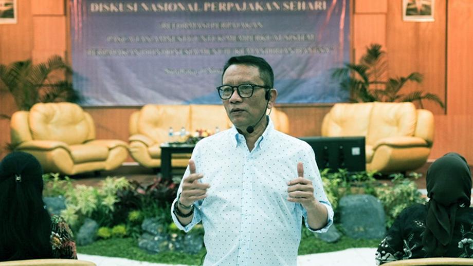 Dirjen Pajak Ken Dwidjugiasteadi yang juga menjadi keynote speaker dalam diskusi bertema reformasi pajak pasca tax amnesty menuju kemandirian bangsa.