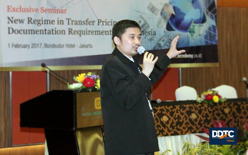 Partner Transfer Pricing DDTC Romi Irawan menjelaskan latar belakang PMK 213 di Jakarta, Rabu (1/2). (Foto: DDTCNews)