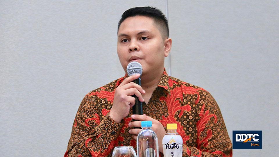 Selanjutnya acara dilanjutkan ke sesi kedua dan diserahkan kepada Panggah Tri Wicaksono sebagai Moderator kedua. Beliau  juga menjabat sebagai Akademisi Fakultas Ekonomi dan Bisnis Universitas Indonesia.