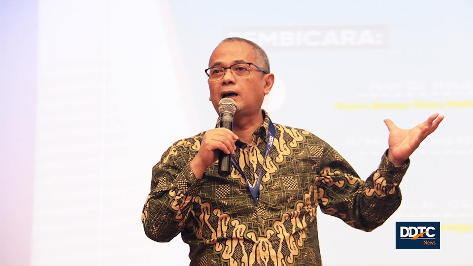 Pada sesi selanjutnya, pemaparan kedua dilanjutkan oleh Managing Partner DDTC, Darussalam dengan materinya yang bertajuk ‘Membangun Profesi Konsultan Pajak dalam Perspektif Kepentingan Nasional’.