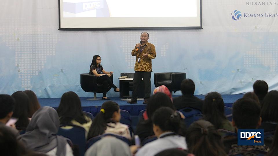 Partner DDTC Fiscal Research B. Bawono Kristiaji menyampaikan kuliah umum bertajuk ‘Aspek Perpajakan Bagi Digital Industri di Indonesia’ di Function Hall Kampus UMN.