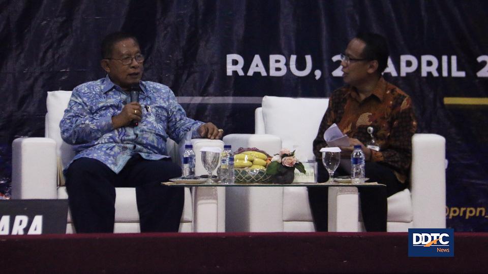 Menko Perekonomian Darmin Nasution memberikan paparan terkait kebijakan pemerintah termasuk pajak dalam menghadapi perkembangan teknologi. Direktur PKN STAN Rahmadi Murwanto bertindak sebagai moderator. 