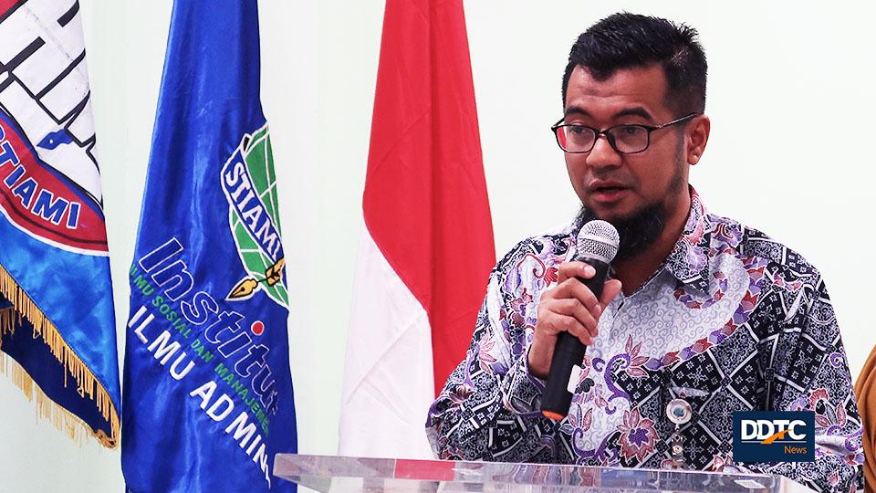 Dekan Fakultas Ilmu Administrasi Institut STIAMI Bambang Irawan memberikan pidato pembuka dalam acara talkshow bertajuk 'Strategi, Peluang, dan Tantangan Indonesia dalam Meningkatkan Tax Ratio pada 2020 – 2025’ di Kampus STIAMI, Jumat (13/9/2019).