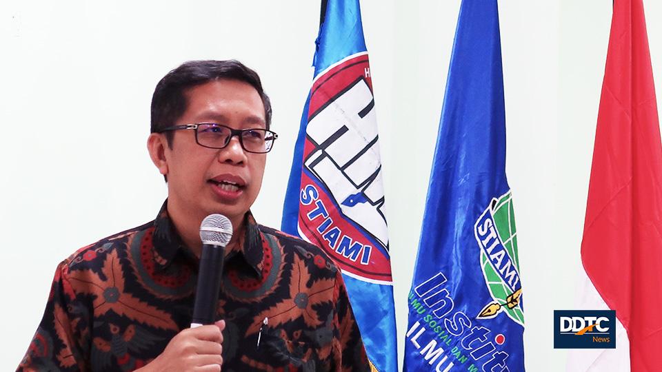 Samingun selaku Kasubdit Pengelolaan Penerimaan Pajak Direktorat Potensi, Kepatuhan, dan Penerimaan Pajak Ditjen Pajak (DJP) menyampaikan paparan.