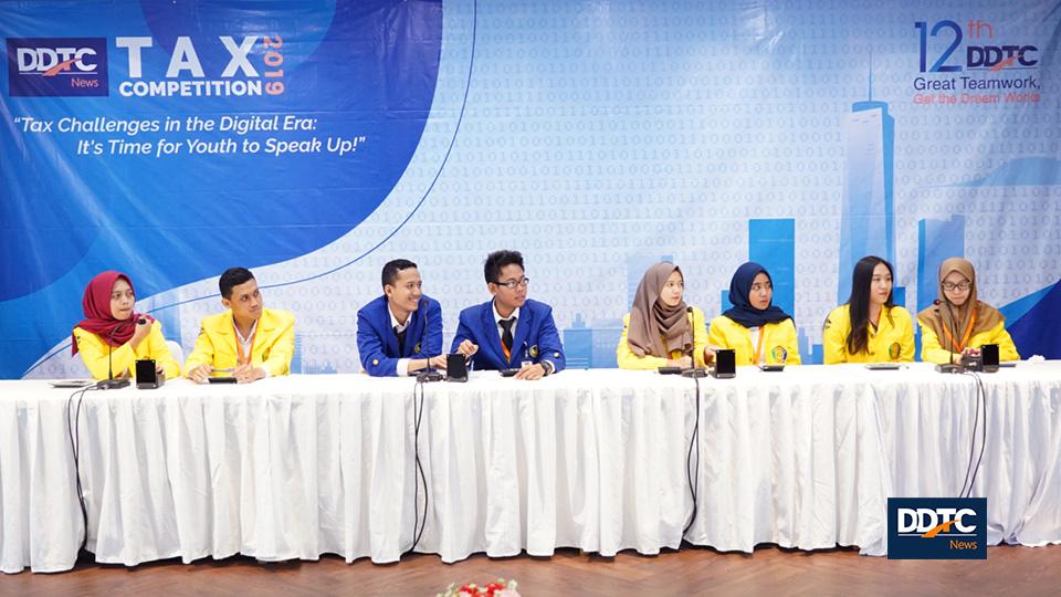 Sebanyak 4 tim yang berkompetisi di babak final DDTCNews Tax Competition 2019. Babak final dilakukan dalam bentuk cerdas cermat.