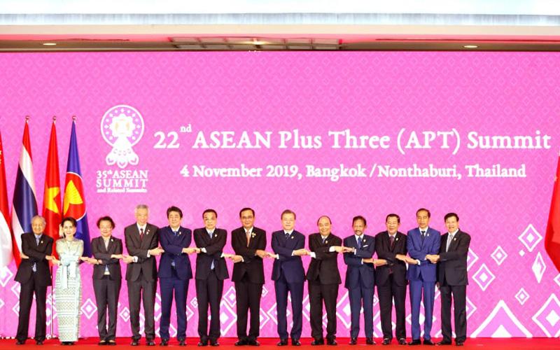 Hadiri KTT Asean Plus Three, Presiden Jokowi Ingatkan Ancaman Resesi