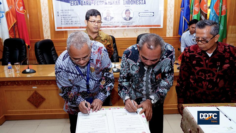 Penandatanganan MoU antara DDTC dan UNJA.