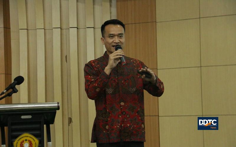 Pemaparan materi pertama dibuka oleh Ketua Task Force Digital Economy Arnaldo Purba.