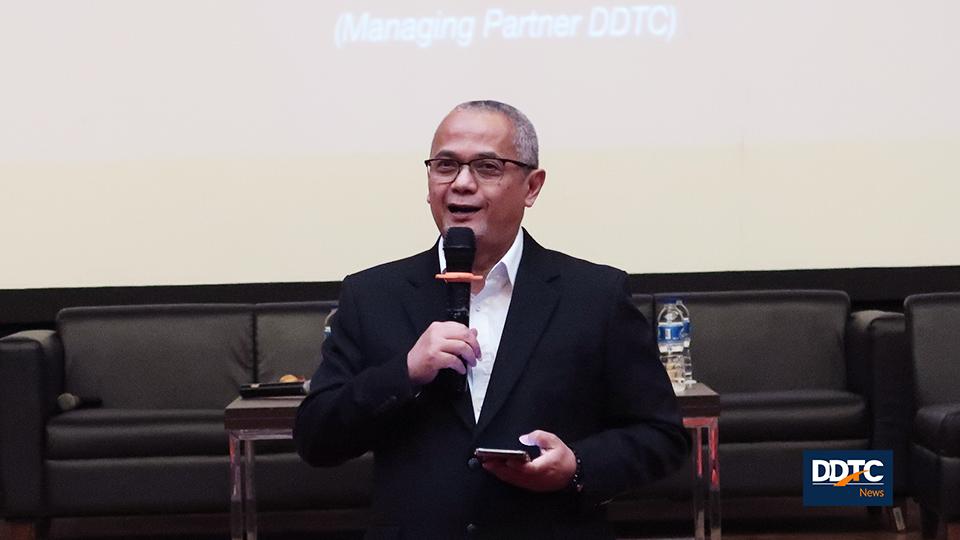 Managing Partner DDTC Darussalam menyampaikan materi berjudul 'Pajak dan Sustainable Development Goals (SDG's) dalam diskusi panel.