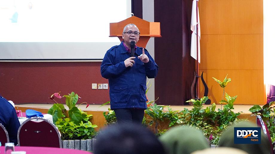 Managing Partner DDTC sekaligus Ketua Umum Atpetsi Darussalam menyampaikan di acara "Forum Tax Center" Sidoarjo, Selasa 18/02/2020.