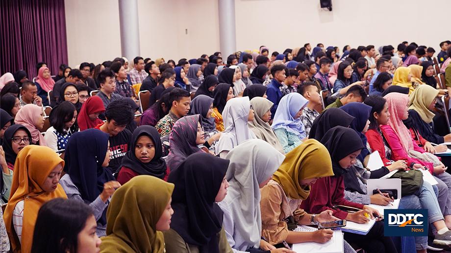 Suasana peserta Kuliah Umum yang bertajuk "Tren Reformasi Pajak Penghasilan".