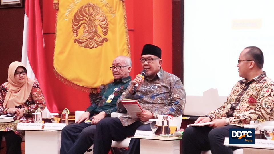 Mantan Menteri Pendayagunaan Aparatur Negara dan Reformasi Birokrasi Azwar Abubakar mengulas buku 'Memimpin Reformasi Birokrasi’. 