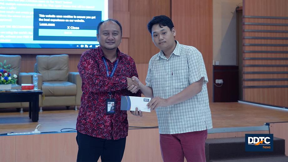 Pemenang doorprize aplikasi DDTC.