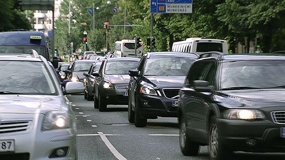 Tekan Emisi, Oposisi Justru akan Bebaskan Pajak Mobil