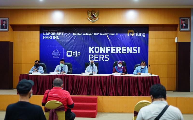 3 Tersangka Pidana Perpajakan Diserahkan ke Kejari Sidoarjo