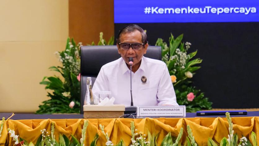 Menko Politik, Hukum, dan Keamanan Mahfud MD berterima kasih kepada Ditjen Pajak karena terus berupaya memberikan kemudahan bagi wajib pajak dalam memenuhi kewajibannya. Dia mengingatkan sebagai wajib pajak, ada kewajiban untuk membayar dan melaporkan pajak. Hal ini menjadi wujud kecintaan kepada negara. (Foto: DJP)