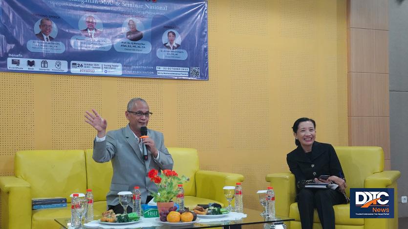 Managing Partner DDTC Darussalam menjadi pembicara dalam seminar nasional bertajuk Mengulik Potensi dan Implementasi Karier di Bidang Perpajakan di Kampus FEB Unpad, Jatinangor, Rabu (26/10/2022). Menurut dia, dinamisnya dunia pajak menuntut profesional pada bidang tersebut untuk konsisten membaca, menulis, dan mempublikasikan karya. Dosen FEB Unpad Srihadi Winarningsih hadir menjadi moderator dalam seminar. 