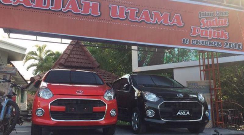 Bayar Pajak, Dua Mobil Ayla Menanti